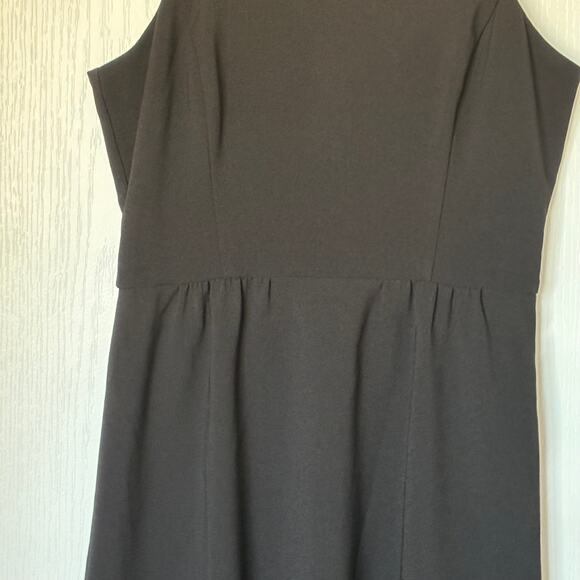Banana Republic Wms Sleeveless Little Black Mini Dress Size 4 Lined - Picture 4 of 9